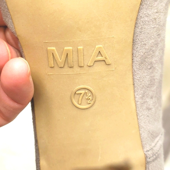 Mia Mona Grey Suede D'Orsay Heels 7.5 - Picture 12 of 13